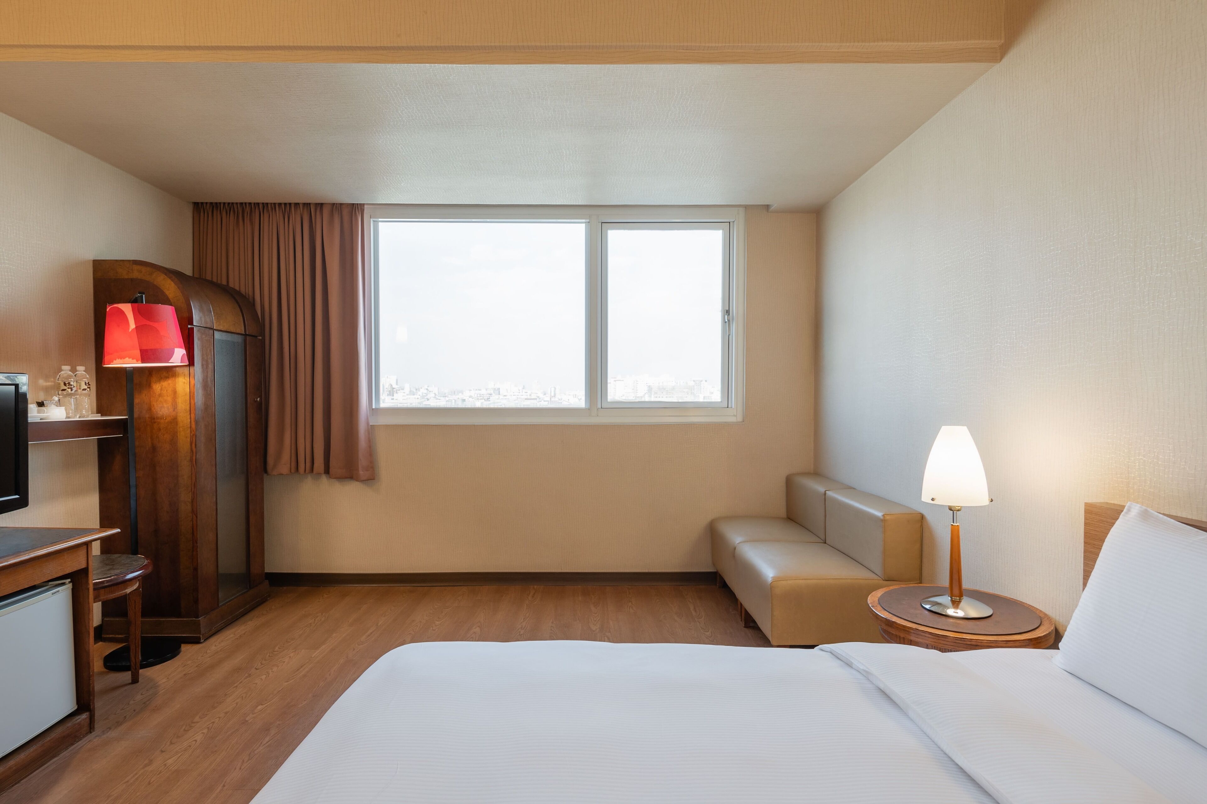 business double room | 1 bedroom, desk, blackout curtains, soundproofing