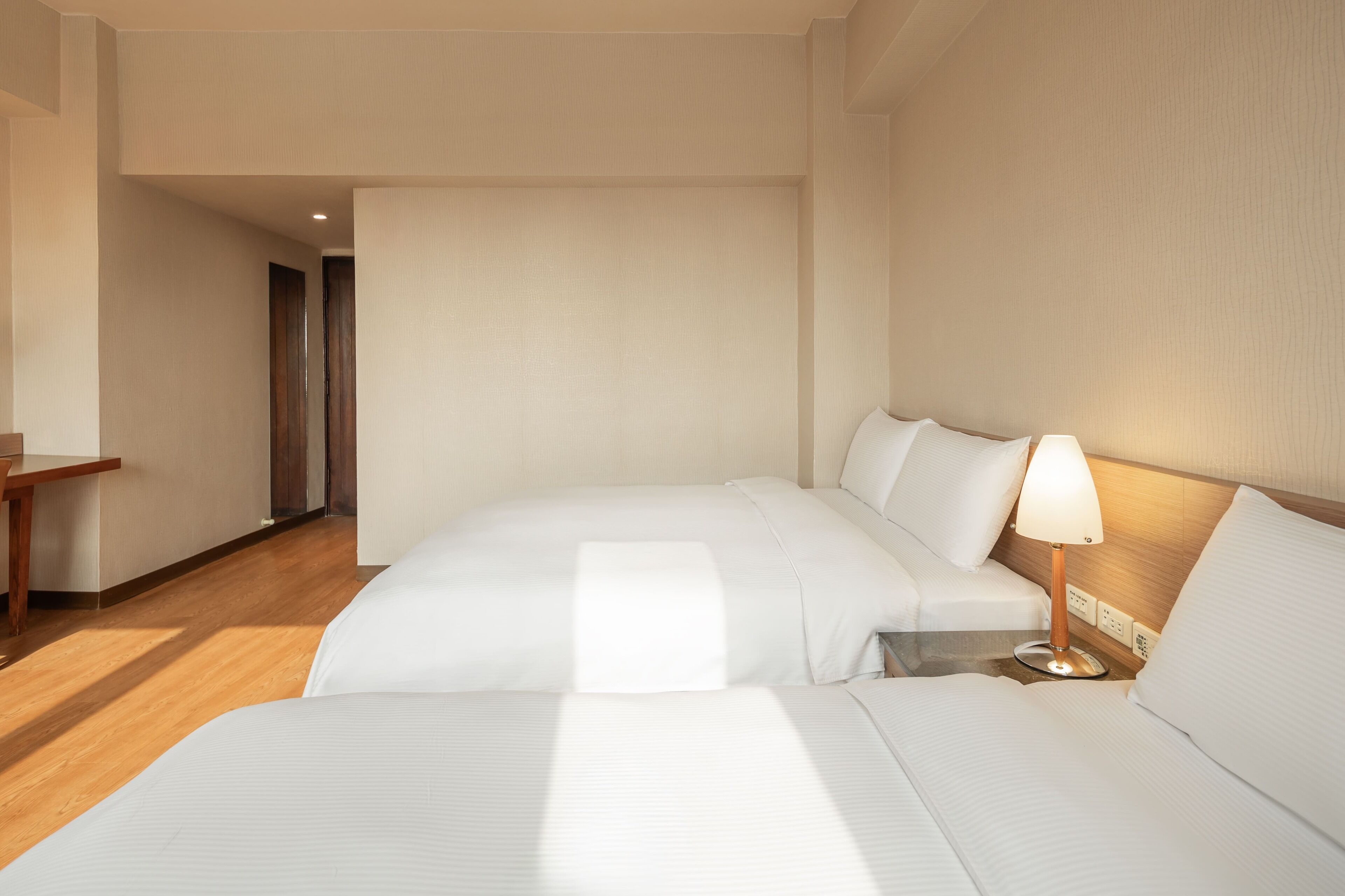 deluxe quadruple room | 1 bedroom, desk, blackout curtains, soundproofing