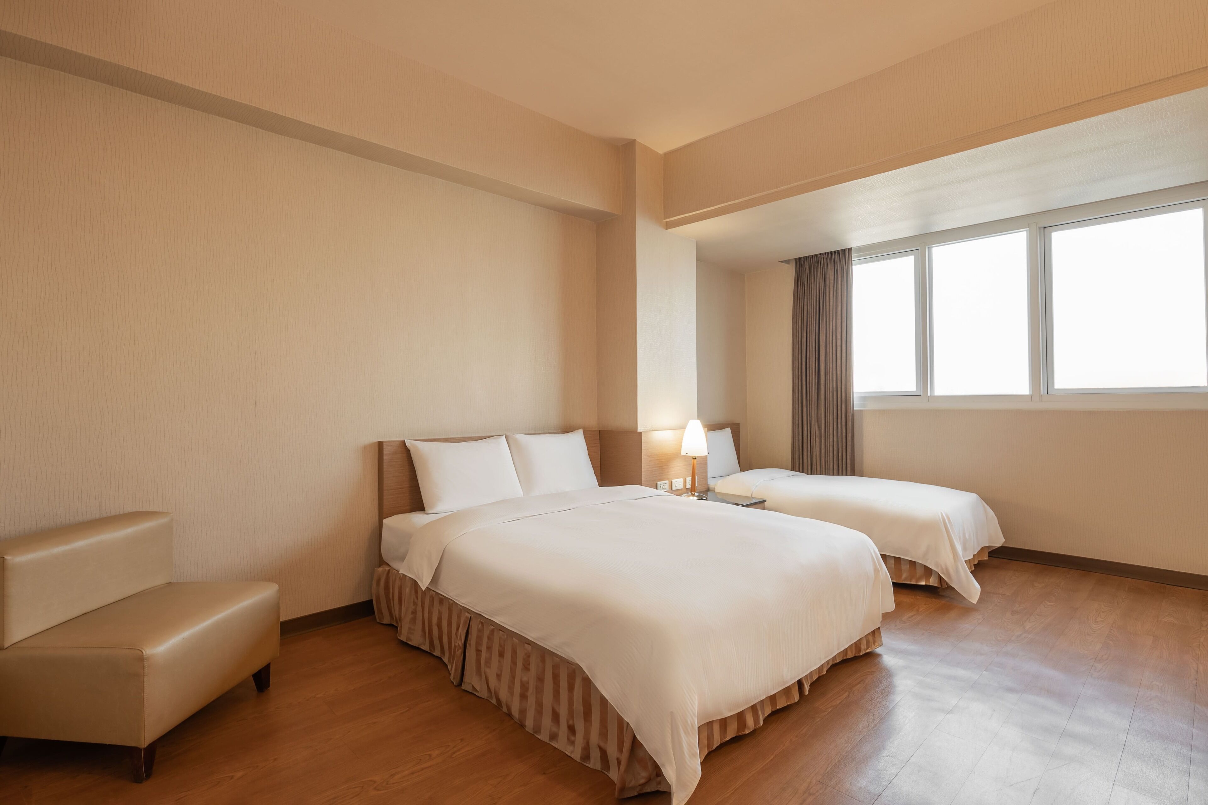 deluxe triple room, 1 bedroom, non smoking, city view | 1 bedroom, desk, blackout curtains, soundproofing