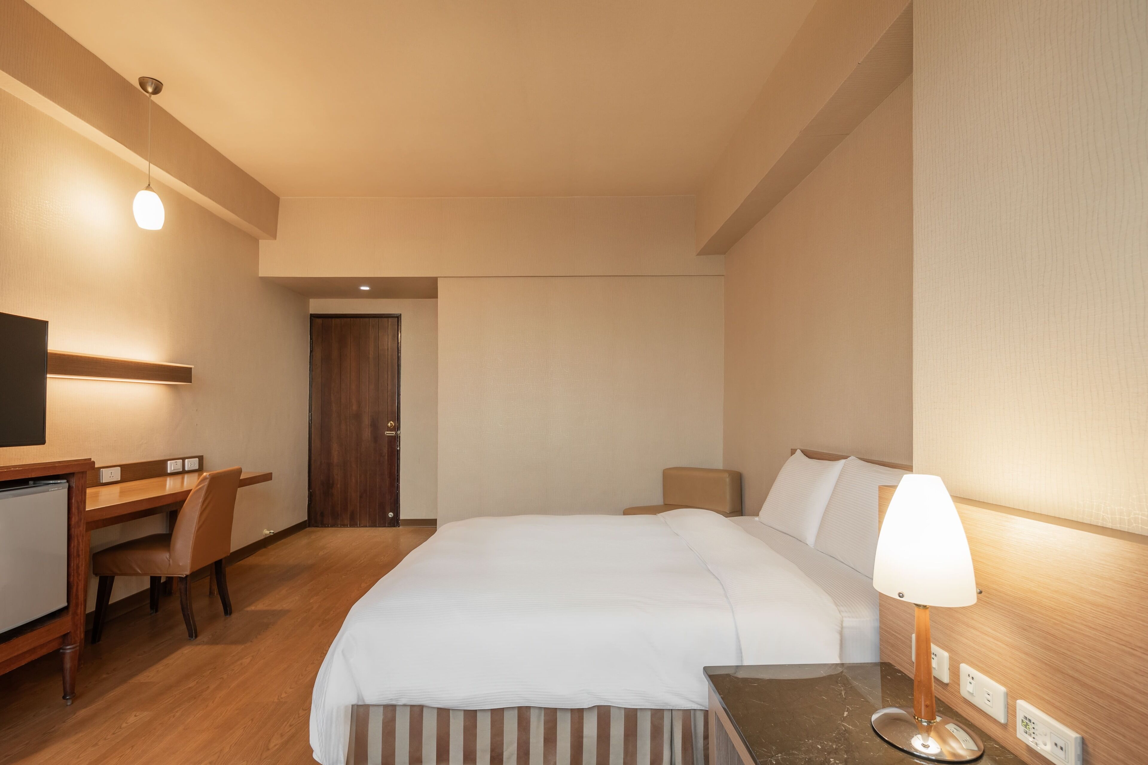 deluxe triple room, 1 bedroom, non smoking, city view | 1 bedroom, desk, blackout curtains, soundproofing