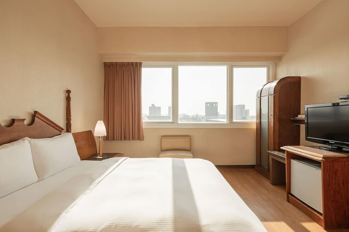 standard double room | 1 bedroom, desk, blackout curtains, soundproofing