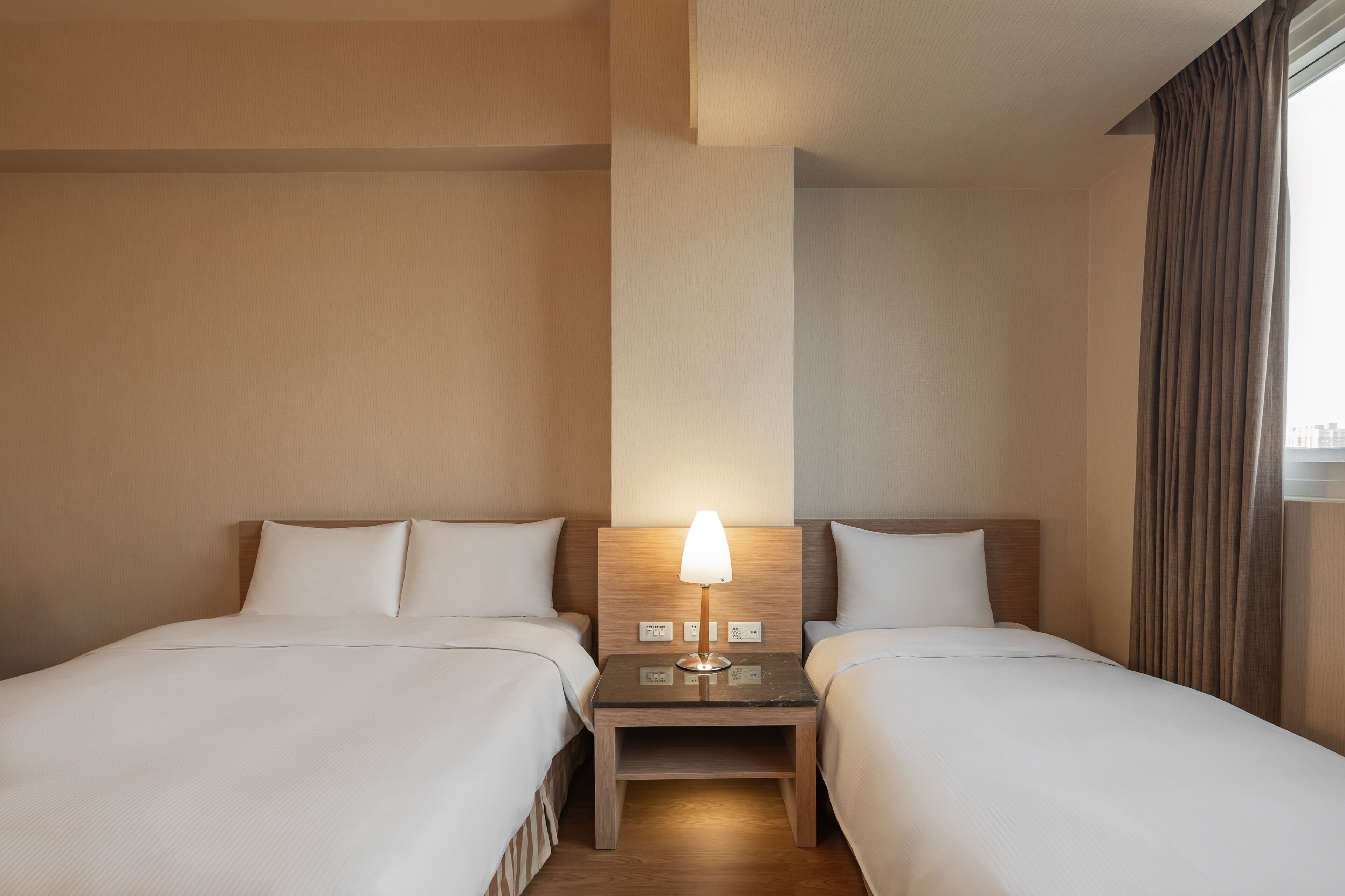 deluxe triple room, 1 bedroom, non smoking, city view | 1 bedroom, desk, blackout curtains, soundproofing