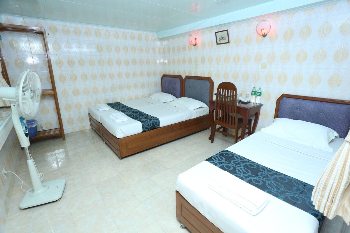 Economy Room, Shared Bathroom
