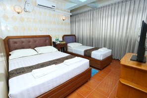 Desk, soundproofing, free WiFi - Beautyland Hotel 2 (Yangon)