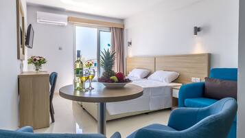 Standard Twin Room | Premium bedding, desk, soundproofing, free cribs/infant beds