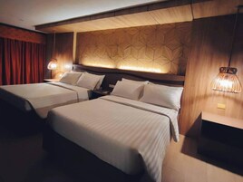 Deluxe Horizon Suite | Coffres-forts dans les chambres, bureau, draps fournis