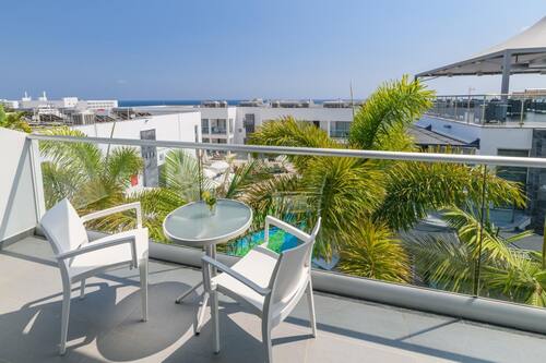 Chambre Double ou avec lits jumeaux, vue piscine | Balcon