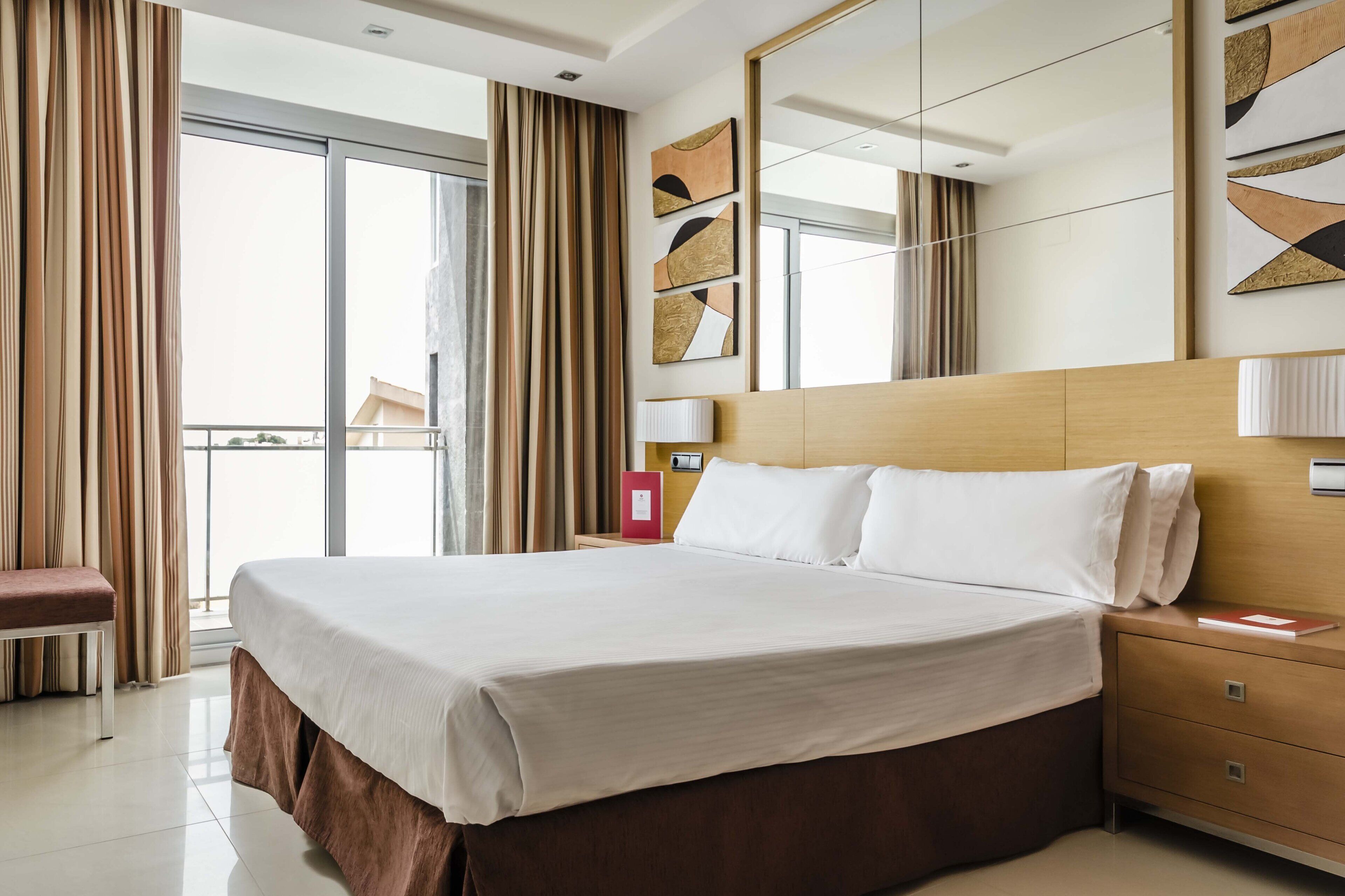 minibar, in-room safe, blackout curtains, soundproofing