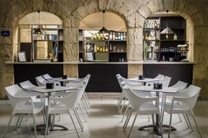 Bar-cafetería