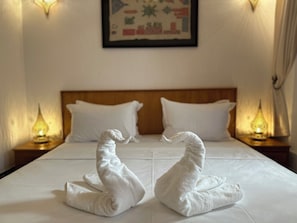 Habitación económica doble | Sábanas italianas Frette, ropa de cama de alta calidad, minibar