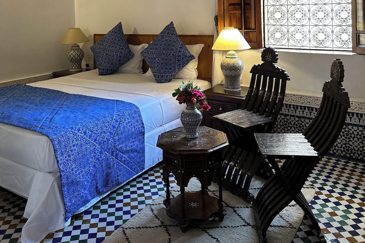 Sábanas italianas Frette, ropa de cama de alta calidad y minibar