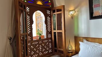 Chambre Standard Double ou avec lits jumeaux | Draps italiens Frette, literie de qualité supérieure, minibar