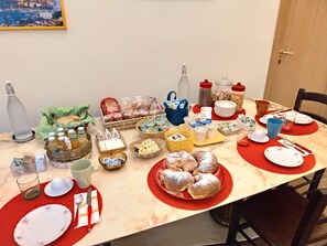 Tägliches inbegriffenes Frühstücksbuffet