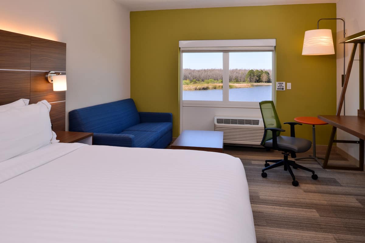 Premium bedding, pillowtop beds, in-room safe, desk