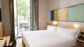 Habitación Confort con 1 cama doble o 2 individuales, balcón, vistas a la ciudad | Vistas a la ciudad