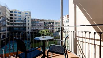 Deluxe Double Room, Hot Tub | Courtyard view