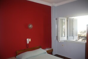 Free WiFi, bed sheets - Hotel Ideal (Montevideo)