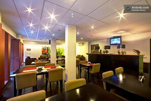 Breakfast area - Royal Residence (Gurugram)
