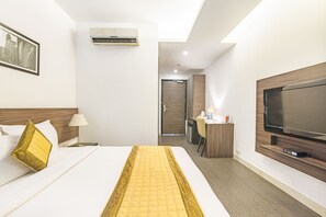 Deluxe Room | Egyptian cotton sheets, premium bedding, memory-foam beds, minibar - Royal Residence (Gurugram)