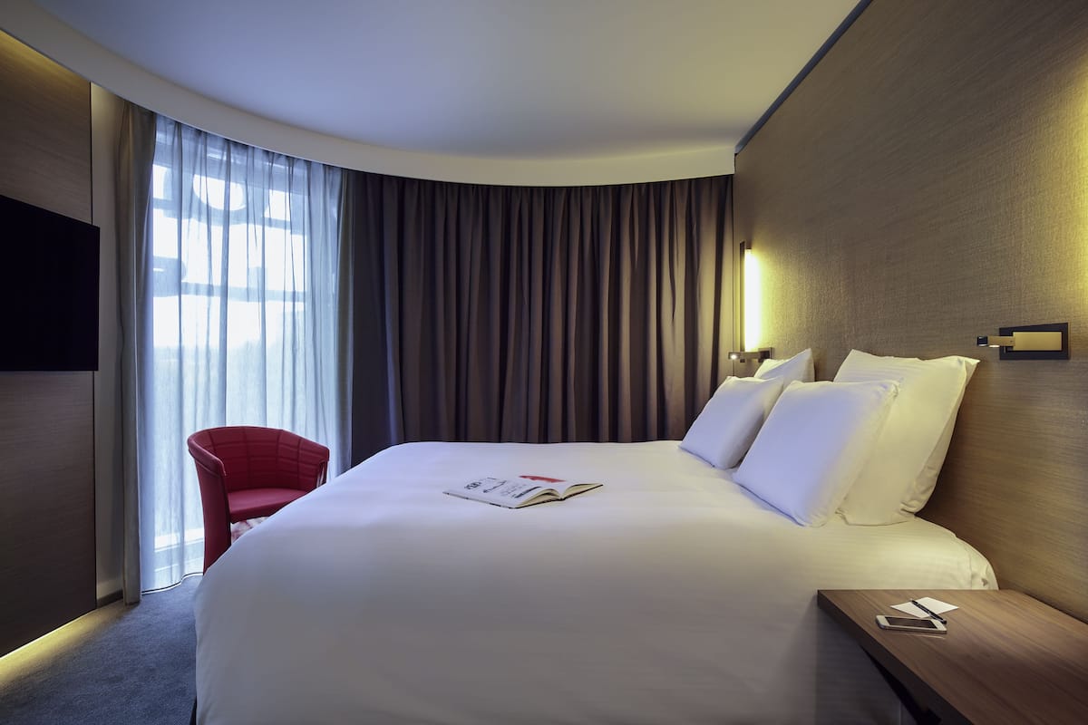 Superior Suite, 1 King Bed with Sofa bed