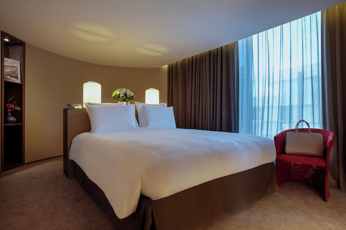 Exclusive Suite, 1 King Bed with Sofa bed
