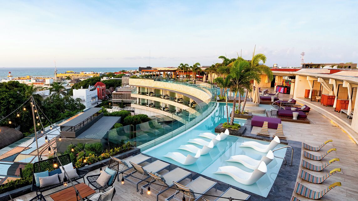 2 albercas al aire libre y camas balinesas (con cargo) 