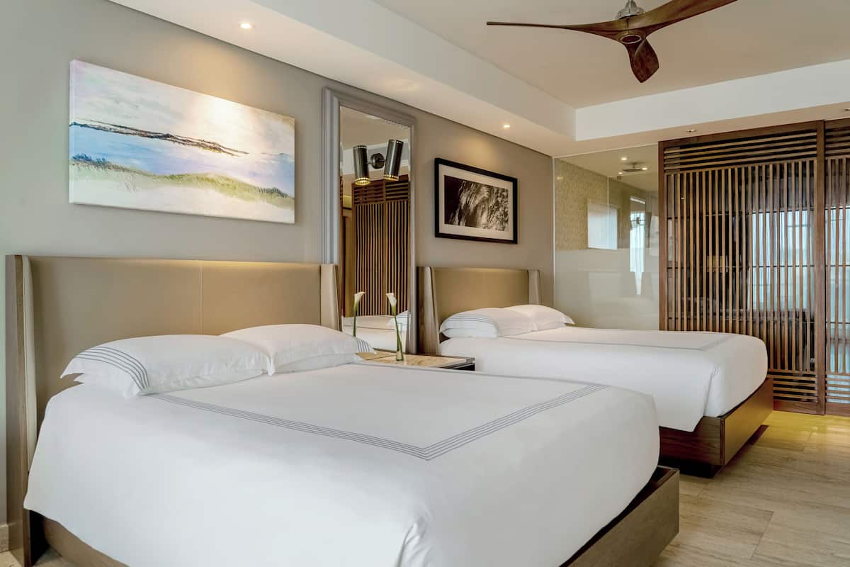 Phòng, 2 giường cỡ queen (Downtown House) | Bộ đồ giường cao cấp, minibar, két bảo mật tại phòng