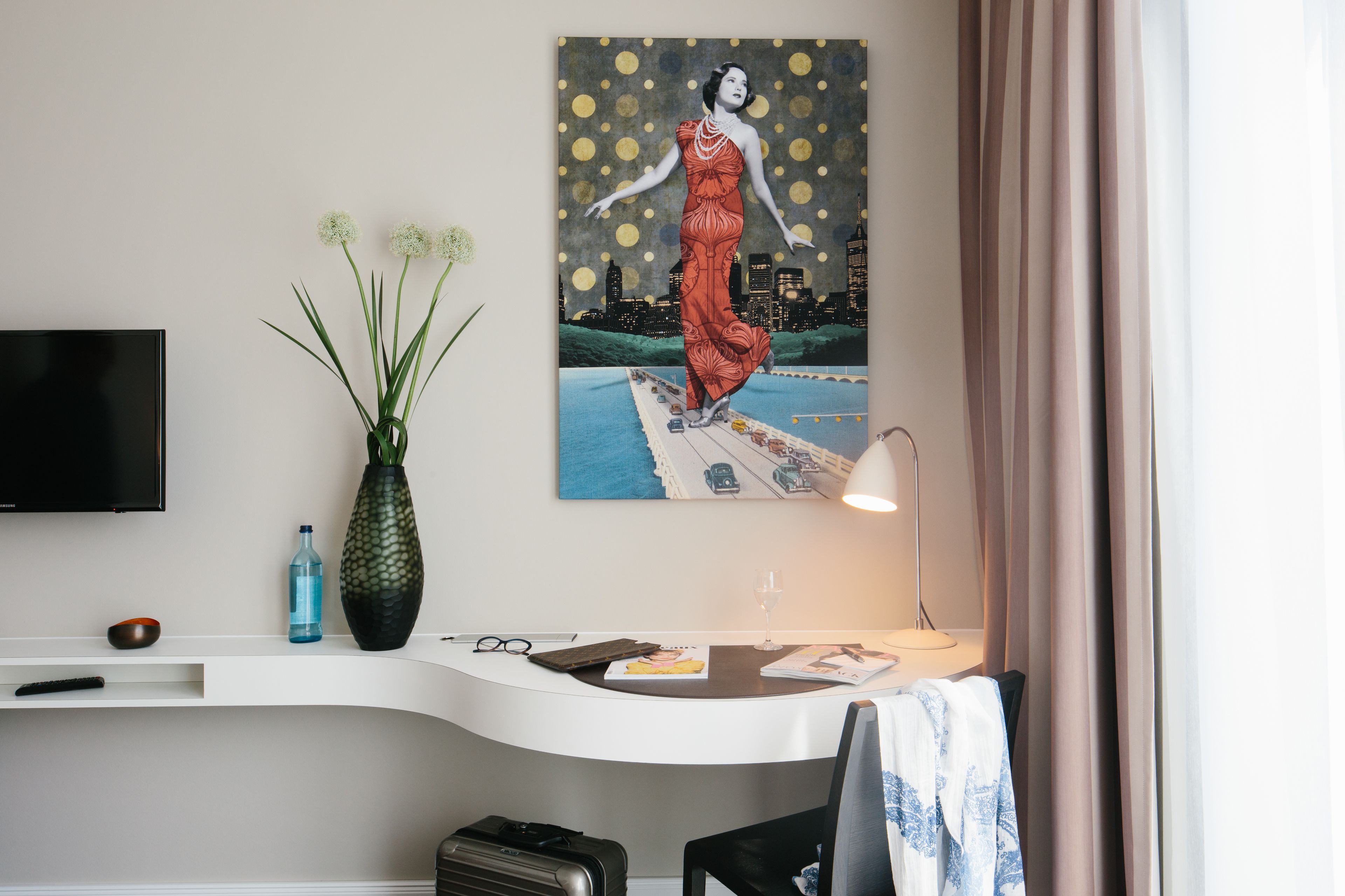 1 Schlafzimmer, hochwertige Bettwaren, Zimmersafe, Schreibtisch