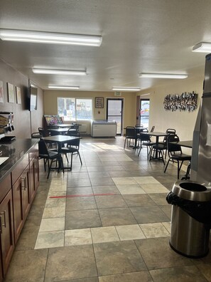 Free daily buffet breakfast 