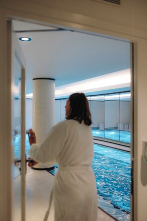 Piscine intérieure