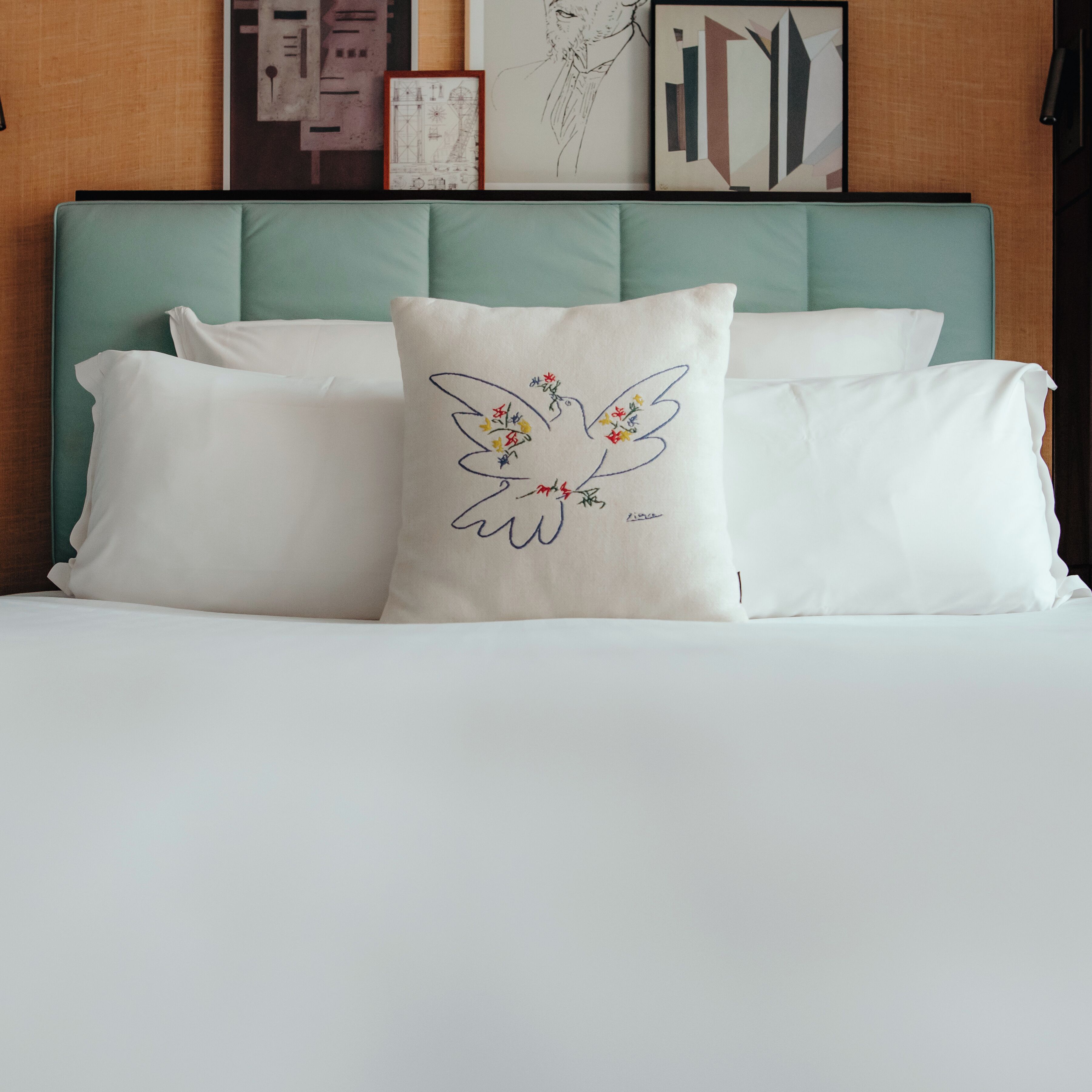 classic double room | minibar, in-room safe, desk, blackout curtains