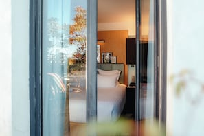 Suite avec terrasse | Minibar, coffre-fort, bureau, rideaux dâobscurcissement