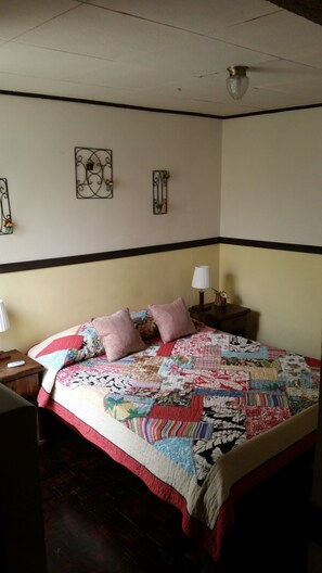 Iron/ironing board, rollaway beds, free WiFi - Cala Inn B&B Airport (Alajuela)