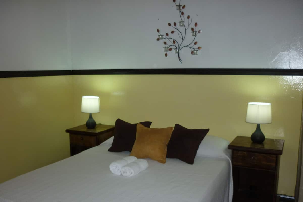 Standard Room, 1 Double Bed, Private Bathroom (Monteverde) | Iron/ironing board (on request), rollaway beds (surcharge), WiFi (free)