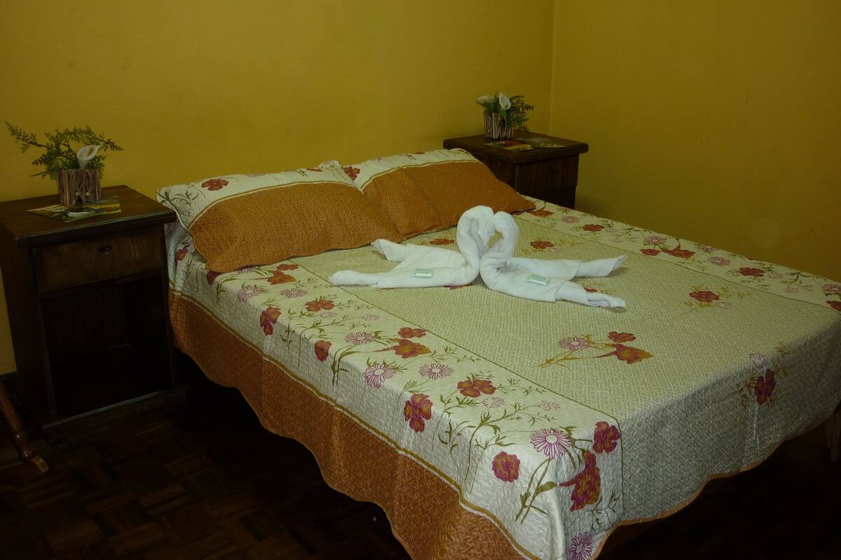 Economy Room, Shared Bathroom (Poas) | Iron/ironing board (on request), rollaway beds (surcharge), WiFi (free)