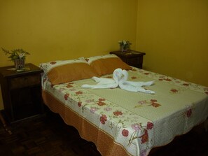 Iron/ironing board, rollaway beds, free WiFi - Cala Inn B&B Airport (Alajuela)