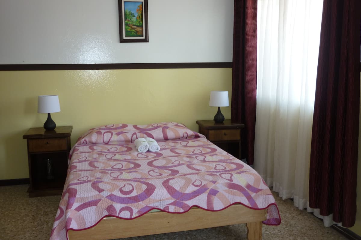 Standard Room, 1 Bedroom, Private Bathroom (Dominical) | Iron/ironing board (on request), rollaway beds (surcharge), WiFi (free)