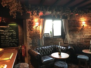 Bar (on property) - The Playden Oasts Inn (Rye)