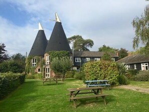 Front of property - The Playden Oasts Inn (Rye)