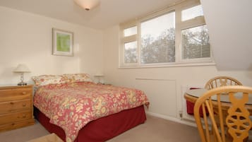 Double Room, Shared Bathroom | Hypo-allergenic bedding, desk, laptop workspace, blackout drapes