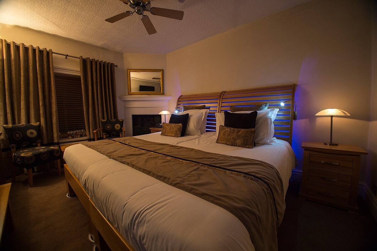 superior double or twin room | egyptian cotton sheets, premium bedding, pillow-top beds