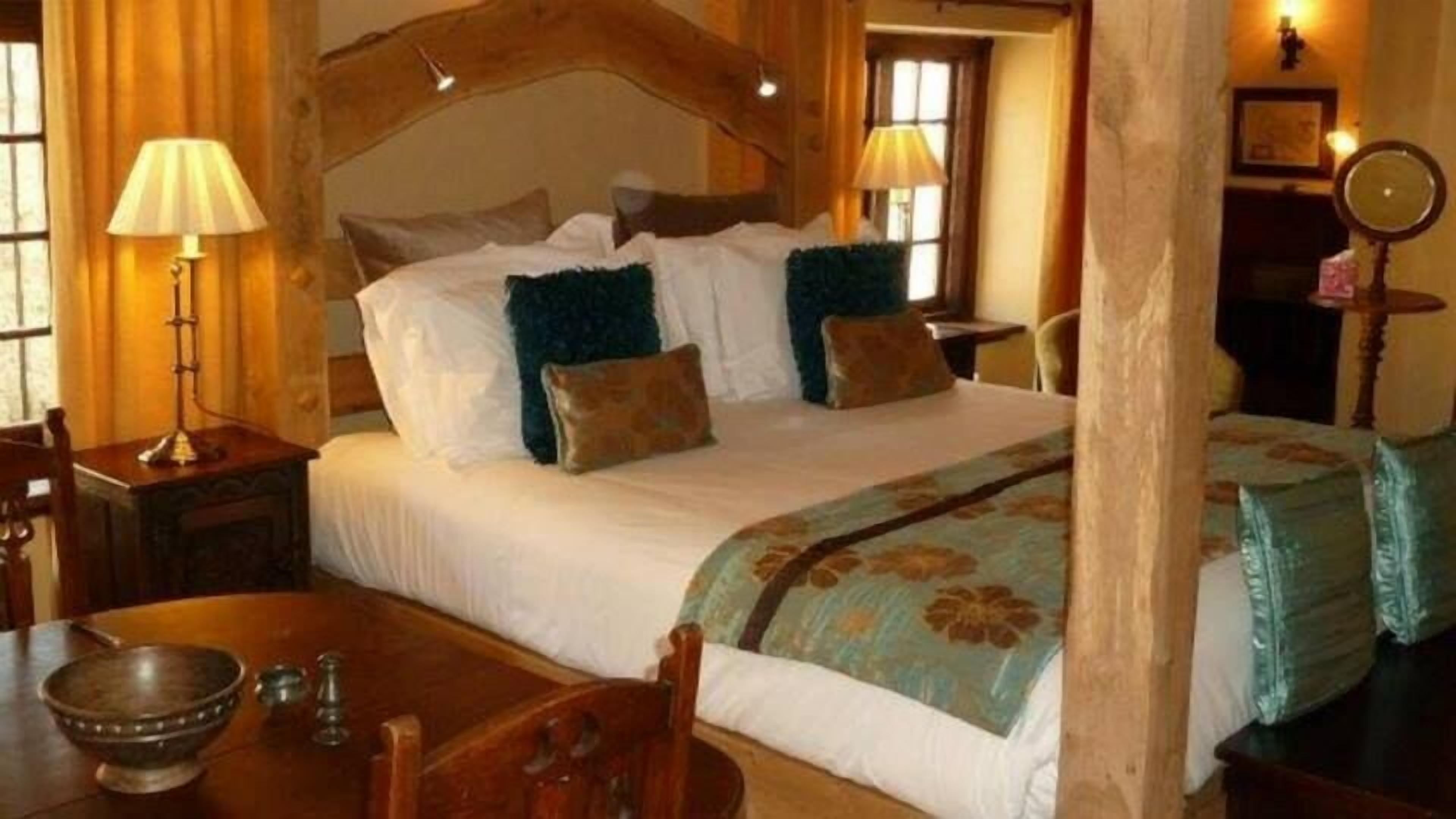 honeymoon suite (four poster) | egyptian cotton sheets, premium bedding, pillow-top beds