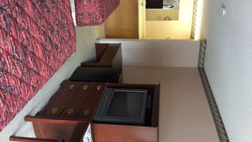 Standard Room, 2 Double Beds, Smoking | Room amenity