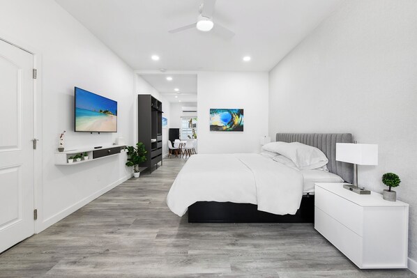 Presidential Double Room | Premium bedding, free cots/infant beds, free WiFi, bed sheets - The Hotel Deauville (Fort Lauderdale)