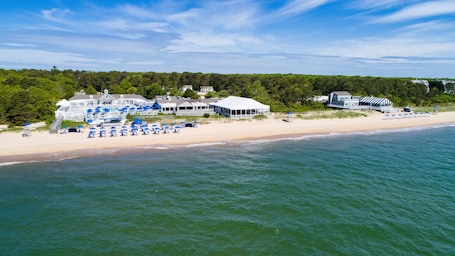 Private beach nearby, beach bar