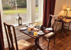 Free daily full breakfast 