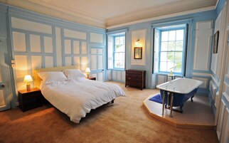 熨斗/熨板、免费 WiFi、床单