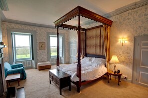 Habitación doble superior (Four Poster Bed) | Tabla de planchar con plancha, wifi gratis, ropa de cama