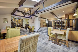 Breakfast, lunch and dinner served - The Old Ginn House Inn (Workington)