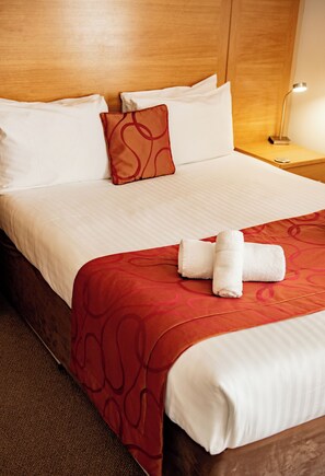 Family Room (2 children) | Iron/ironing board, free WiFi, bed sheets - The Old Ginn House Inn (Workington)